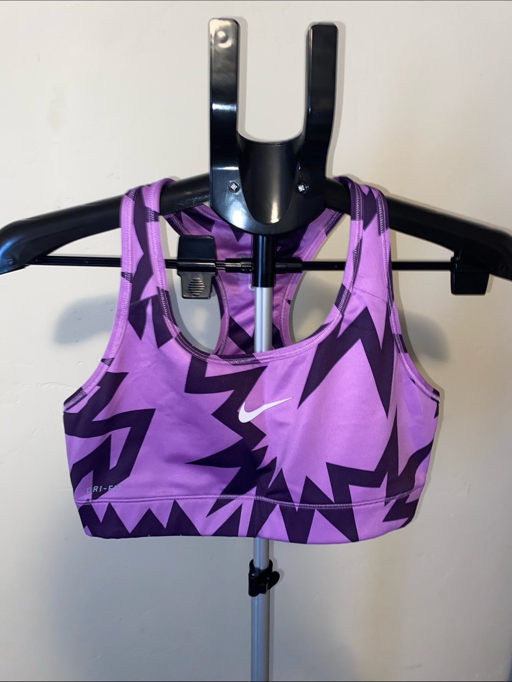 NIKE SPORTS BRA PURPLE LIGHTNING SIZE MEDIUM